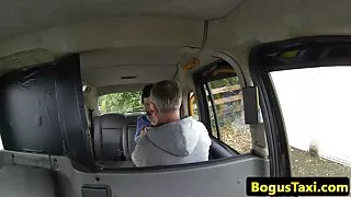 Bedeli Butland está  ...
