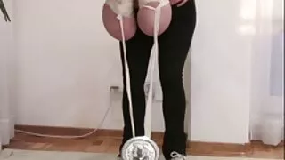 Esta loira esbelta é ...