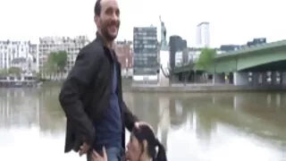 Bailarina Bosomy tem ...