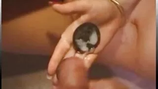 Cadela ruiva de biqu ...