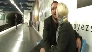 Massagista excitada  ...