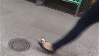 A menina morena peca ...